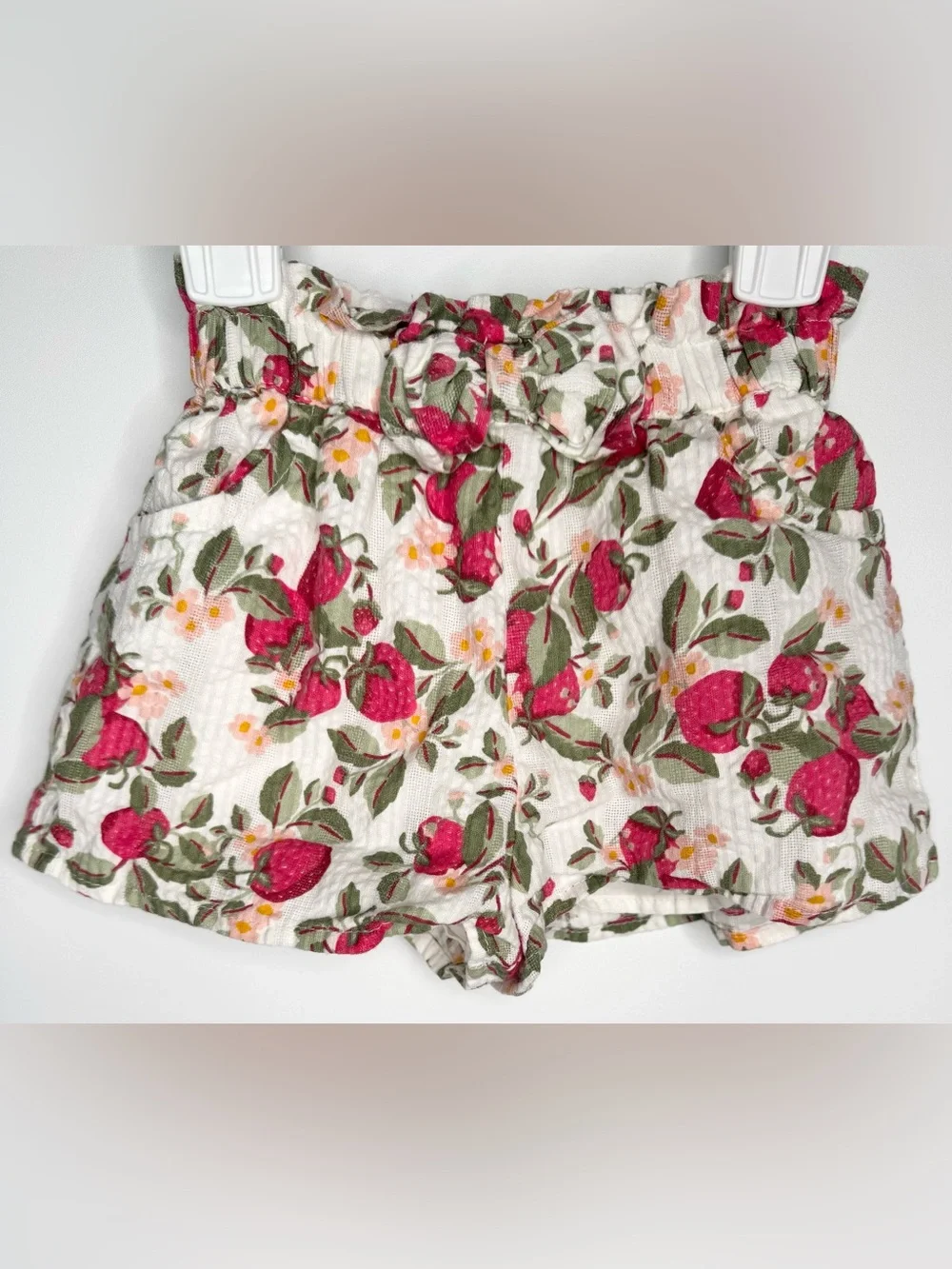 Cupcakes and Cashmere 100% Cotton Strawberry Set
